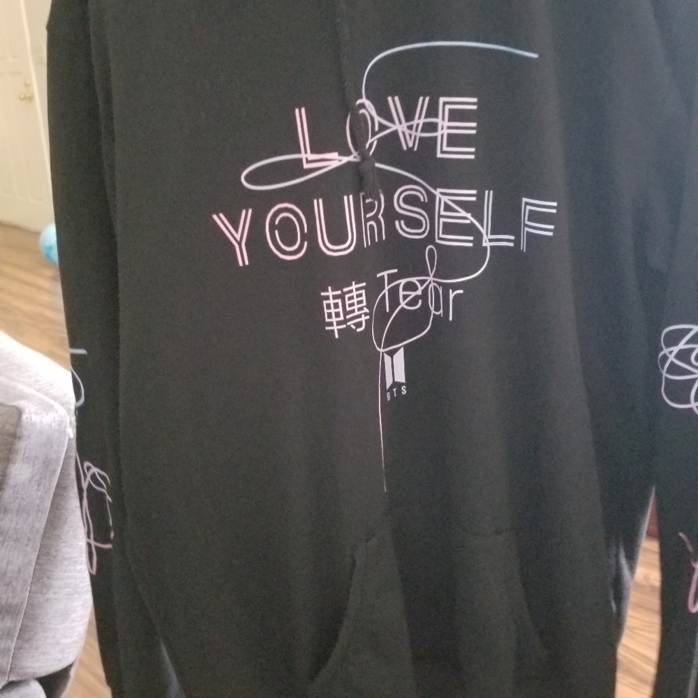 BTS Tear JUNG KOOK 97 Love Yourself Her K-Pop Hoodie Sweater size M  Tour RARE